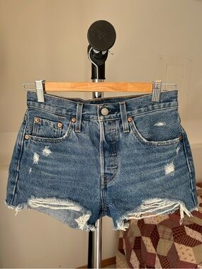 Levi’s 501 Jean Shorts 25
